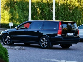 Ensimmäinen oma Volvo V70